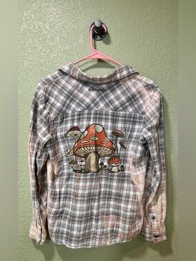 Women's Noble Outfitters Flannel with Mushroom Print L